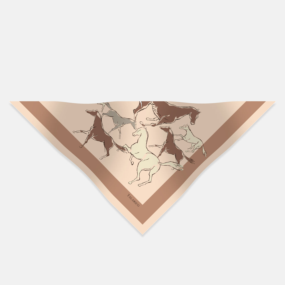 Foulard Triangolo In Seta Twill Spiriti Indomiti