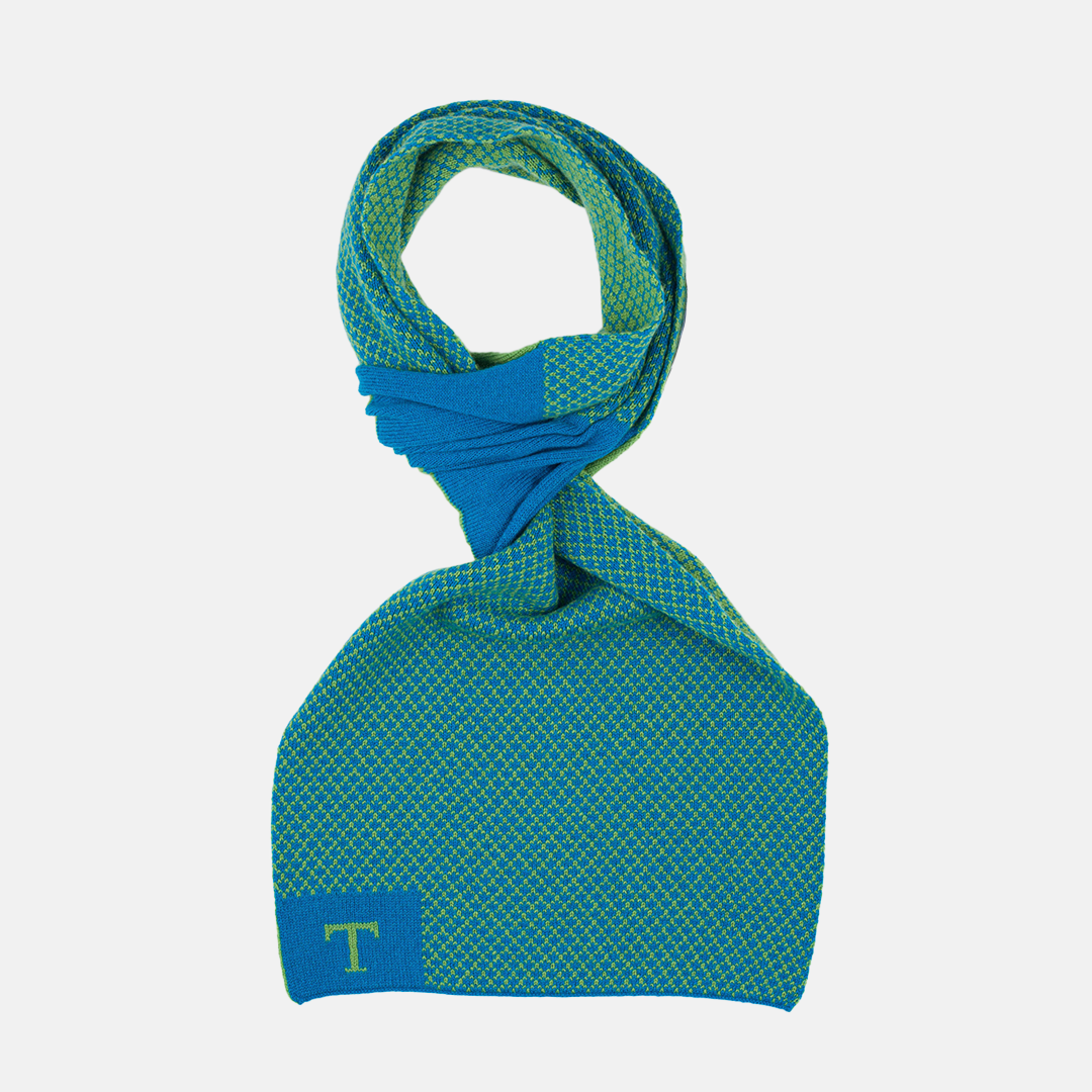 Shaved neck warmer with Teal-Prato T